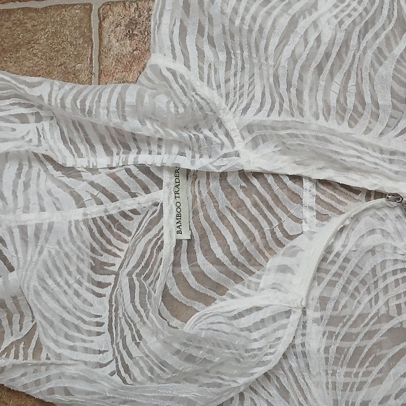 EUC Bamboo Traders Hooded Sheer White Coverup Size Small - Picture 2 of 5